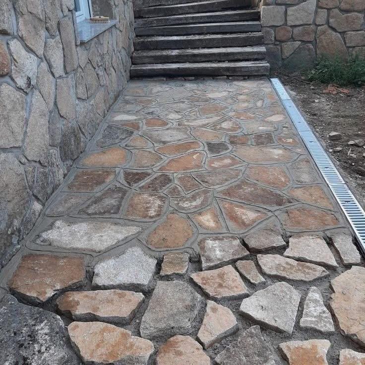 Flagstone patio installation